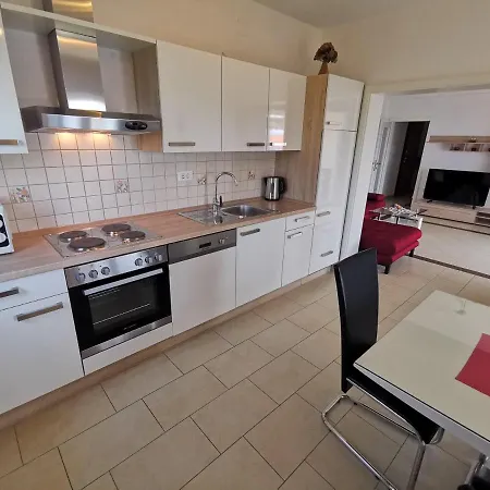 Appartamento Sara Lux With Sea View, 50m From The Crikvenica